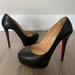 Christian Louboutin Bianca pumps 37